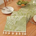 Chemin de table vert herbe avec motifs de feuilles blanches et pompons faits main - Fond vert feuilles blanches avec glands / 30*40cm (set De Table Simple)