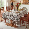 Vue macro de la nappe jacquard épaisse marron avec feuilles tropicales et pompons - 60*60cm / Jacquard Feuilles D'Automne Avec Glands