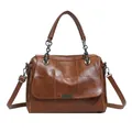Borsa Boston vintage marrone scuro con cuciture a griglia e tracolla rimovibile - Marrone