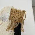 Borsa a tracolla bohémien beige fatta a mano con lunghe frange e motivi geometrici - Cachi
