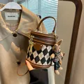 Vintage τσάντα bucket με σχέδιο πιε ντε πουλ, καφέ δέρμα και χαριτωμένο σκυλάκι - Μονή τσάντα / Καφέ