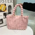 Sac fourre-tout rose clair en fausse fourrure avec poignée pompon élégante - Rose