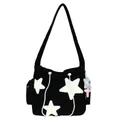 Schwarze Cord-Umhängetasche mit weißen Stern-Patches und einem bunten Plüsch-Anhänger - Einzelne Tasche / Schwarz