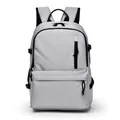 Mochila gris claro impermeable con diseño multibolsillos y correas de hombro en contraste - Gris