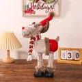 Renna di peluche natalizia con gambe allungabili e sciarpa a righe decorativa - Bambola Stile a Quattro Zampe