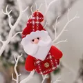 Babbo Natale di peluche con dettagli a quadri rossi e cordino dorato da appendere - Pendaglio Babbo Natale a Quadri