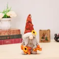 Gnome d'automne en peluche avec bonnet orange, tournesol et détail de feuille d'érable - Style de Tournesol Femme (W-WS86)