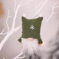 Gnomo natalizio con cappello in maglia verde, fiocco di neve e barba bianca - Verde Scuro