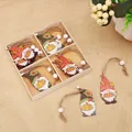 Set mit vier herbstlichen Wichtel-Anhängern aus Holz mit Sonnenblumen und Kürbissen - Sonnenblume Kürbis Gnom Stil (Modell B)