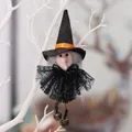 Strega di Halloween da appendere con vestito di pizzo nero e piccoli campanelli - Ciondolo Bambola Strega