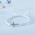 Bracciale in corda bianca intrecciata a mano con nodo regolabile e croce in argento - Bianco