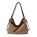 Borsa tote in pelle scamosciata marrone con cinturini neri e fibbie dorate eleganti - Cachi