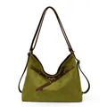 Borsa tote in camoscio verde oliva con manici in pelle marrone e dettagli in ottone - Verde