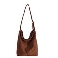 Braune Hobo-Tasche aus Wildlederimitat mit verstellbarem Riemen und Matt-Finish - Braun