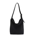Minimalistische schwarze Samt-Hobo-Tasche mit verstellbarem Riemen für Damen im 2025-Stil - Schwarz