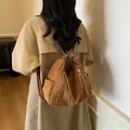 Zaino multifunzionale vintage marrone smerigliato con dettagli in oro dorato - Marrone