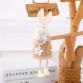 Ciondolo coniglietto di Pasqua in peluche con orecchie lunghe su un cartello welcome - Pendaglio Coniglio Marrone / Marrone