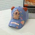 Detail van de grijsblauwe capibara kinderpet met schattige bruine 3D-oortjes erop - Kinderen 3-8 Jaar / Licht Blauwgrijs