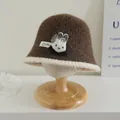Gorro de punto marrón oscuro para niños con parche de conejo y textura suave - Talla universal para niños / Decoración de Conejo 3D (Café) / Conejo Café