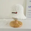 Chapeau cloche beige en peluche tricotée pour enfant avec patch cerise mignon - Taille unique enfant / Décoration Patch Cerise (Blanc) / Patch Blanc