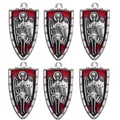 Juego de seis colgantes de escudo plateados con esmalte rojo y diseño de caballero - Dije de Escudo Plata Rojo