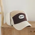 Gorro de invierno para niños en beige y marrón con orejeras y parche de letras H-U-R - 3-10 años / Estilo 2 Blanco Café (H-U-R)