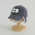 Donkergrijze peutermuts in pilootstijl met bril-decor en warme oorkleppen - 3D Grote Ogen Stijl / Grijs