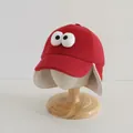 Rode kinderflapmuts met grote 3D-ogen en warme witte voering van imitatie-lamswol materiaal - 3D Grote Ogen Stijl / Bordeauxrood