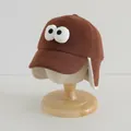 Bruine pluche wintermuts voor kinderen met grote decoratieve ogen en oorkleppen - 3D Grote Ogen Stijl / Donker Koffie