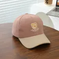 Détail d'une casquette en velours côtelé pour enfant avec broderie ours JMBEAR - 50-54cm(3-8 ans) / Rose Poudré