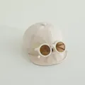 Beige Baby Baseballkappe mit weißer Sonnenbrille und atmungsaktivem Mesh auf der Rückseite - Beige