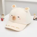 Dettaglio cappellino beige per bambini con orecchie 3D e rete bianca traspirante sul retro - 50-52CM / Beige