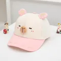 Dettaglio del retro in rete traspirante e orecchie 3D su un berretto rosa per bambini - 50-52CM / Rosa