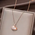 Roségoldene Muschelkette mit Mikro-Zirkonia und einer runden weißen Perle - O-Kette Roségold