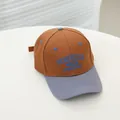 Detail of vintage 1995 letter embroidery on two-tone cotton kids baseball cap - Kids 3-8 Years (48-54cm) / Coffee
