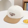 Gorra de béisbol para niños de visera plana con bordado HELLO en color beige y caqui - 50-54cm / Beis y Caqui
