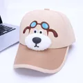 Détail d'une casquette enfant avec broderie chien et patchwork texturé en relief - 48-53cm / Beige