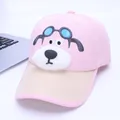Détail de la casquette rose pour enfants avec broderie chien 3D et texture en peluche - 48-53cm / Rose