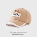 Dettaglio del berretto da bambino con decorazione orsetto e toppa Lucky ricamata - Neonato 1-3 Anni / Cachi