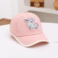 Detalle de la gorra rosa para niños con parche de unicornio brillante y ribete blanco - Niños / Rosa