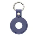 Detail van nachtblauwe lederen beschermhoes met zilveren metalen ring voor sleutels - Saffierblauw