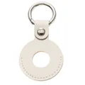 Detail van witte lederen AirTag-houder met zilveren karabijnhaak en strakke stiksels - Broken Wit