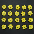 Perles fleurs jaunes souriantes en pâte polymère pour la création de bijoux DIY - 10mm (50 Pièces/Paquet) / Jaune