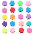 Détail macro de perles de fleurs en pâte polymère colorée pour la création de bijoux DIY - Style Fleur à Six Pétales Colorée / 50 pièces/paquet (10mm)