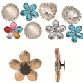 Bunte Strass-Blumen-Schuhanhänger-Set mit Metallbasis und Kunststoff-Schnallen - Sechs Geometrische Schuhschnallen Aus Strasslegierung In Form Von Fünfblättrigen Blumen