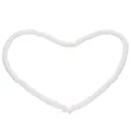 Collana artigianale con perline Heishi bianche disposta a forma di cuore - 6mm (Circa 330-350 Pezzi/Filo) / Bianco