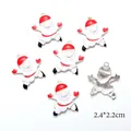 Gedetailleerd zicht op 6 emaille Kerstman hangers voor DIY-sieraden met achtertextuur - Witte Kerstman Hanger (4751-D1602)