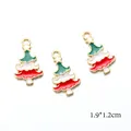 Dettaglio di ciondoli albero di Natale in smalto rosso verde con misura 1,9x1,2cm - Ciondolo Albero di Natale Rosso Verde Base Oro (4765-H1304)