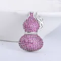 Broche colgante Wulu de plata con circonitas rosas engastadas en pavé y detalles de filigrana - Calabaza Wu Lou Totalmente Incrustada de Zirconia Púrpura (MM-BR-8007-PU) / Púrpura