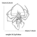 Vista detallada de dimensiones del broche de araña pulido de 5,6cm por 4,8cm - Piedra Clara / Plateado